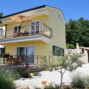Apartment Sandra, Brseč